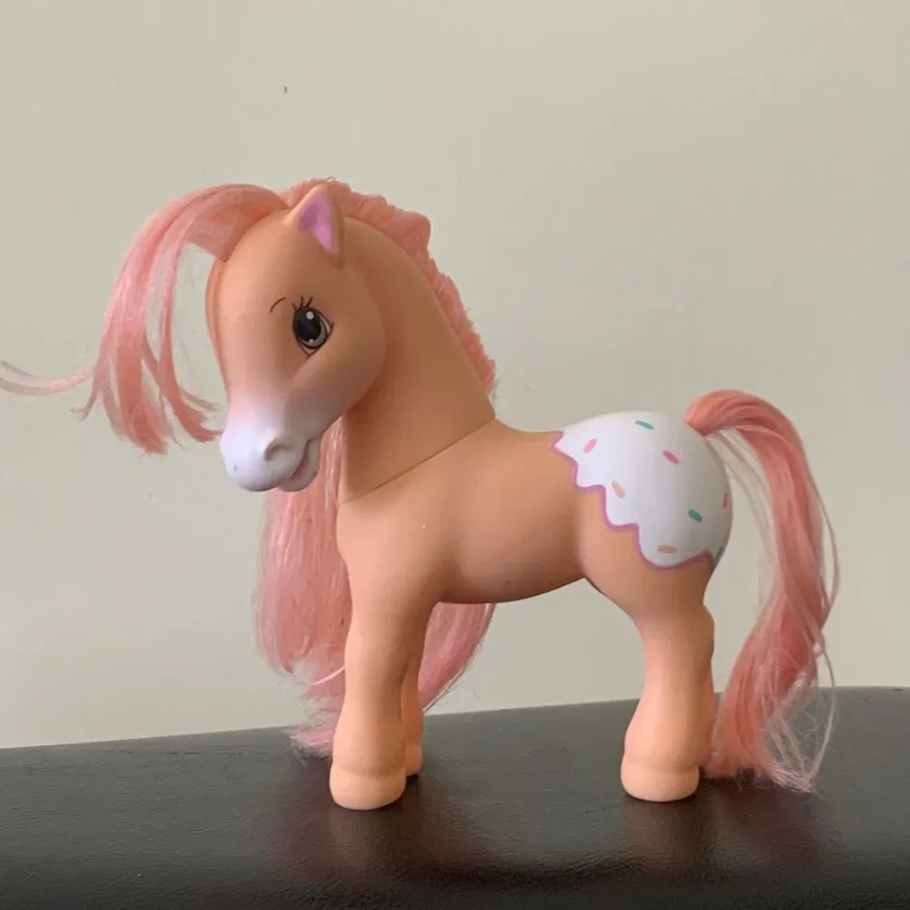 Playmates 2007 Strawberry Shortcake SUGAR SWEET PONIES Apricot’s Pony